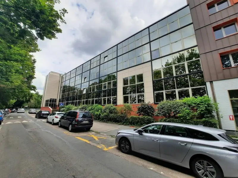Bureau à louer - Rouen (76000) - 2441 m² - 24 410 €/mois