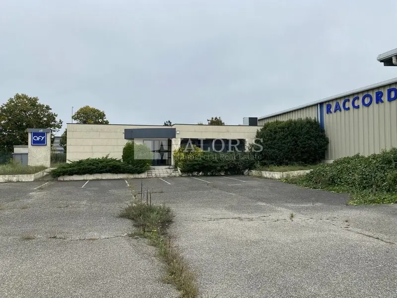 Entrepôt / Activité à vendre - Saint-Quentin-Fallavier (38070) - 2927 m²