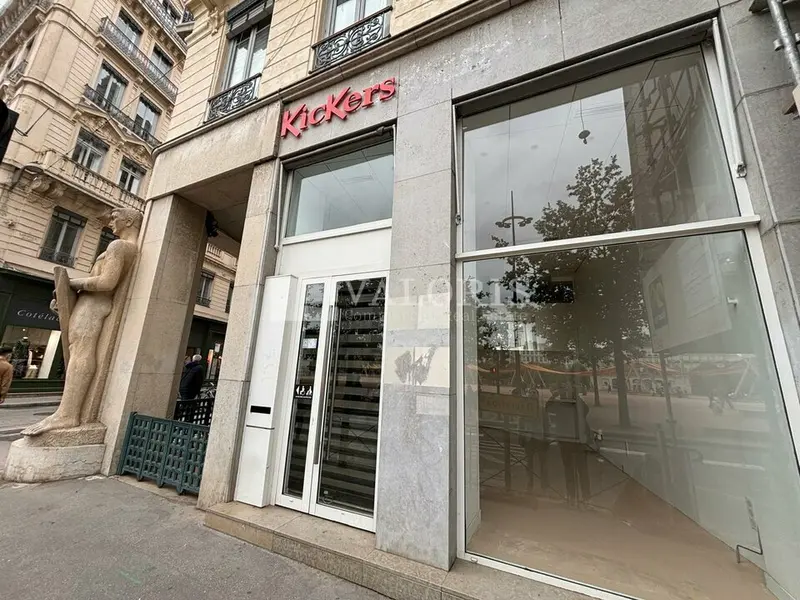 Local Commercial à louer - Lyon 02 (69002) - 112 m² - 7 916 €/mois