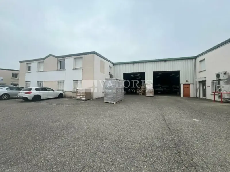 Entrepôt / Activité à louer - Chassieu (69680) - 490 m² - 3 500 €/mois