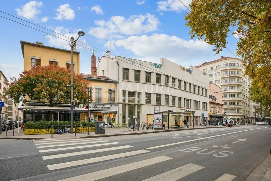 Bureau à vendre - Lyon 07 (69007) - 1884 m²