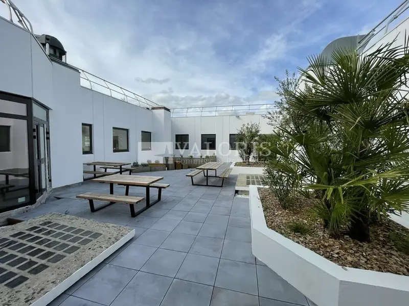 Bureau à louer - Limonest (69760) - 2078 m² - 25 455 €/mois