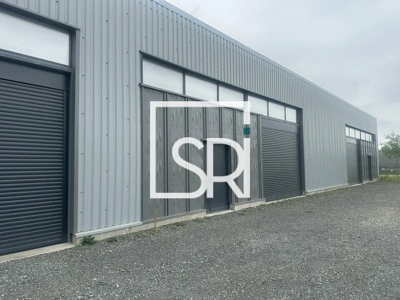 Entrepôt / Activité à louer - Creuzier-Le-Neuf (03300) - 350 m² - 1 020 €/mois