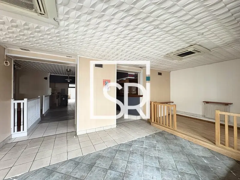Local Commercial à louer - Clermont-Ferrand (63100) - 160 m² - 2 166 €/mois