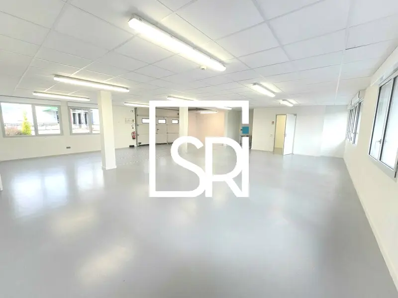 Bureau à louer - Cournon-D'Auvergne (63800) - 347 m² - 2 666 €/mois