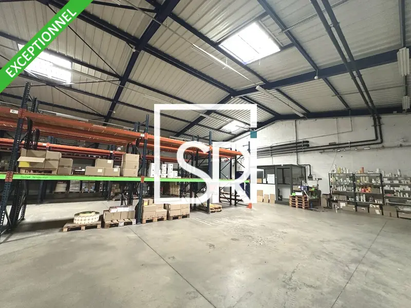 Entrepôt / Activité à vendre - Saint-Yvoine (63500) - 2311 m²