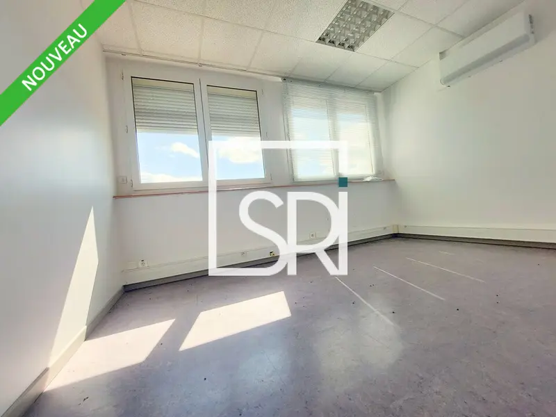 Bureau à louer - Cournon-D'Auvergne (63800) - 190 m² - 1 490 €/mois