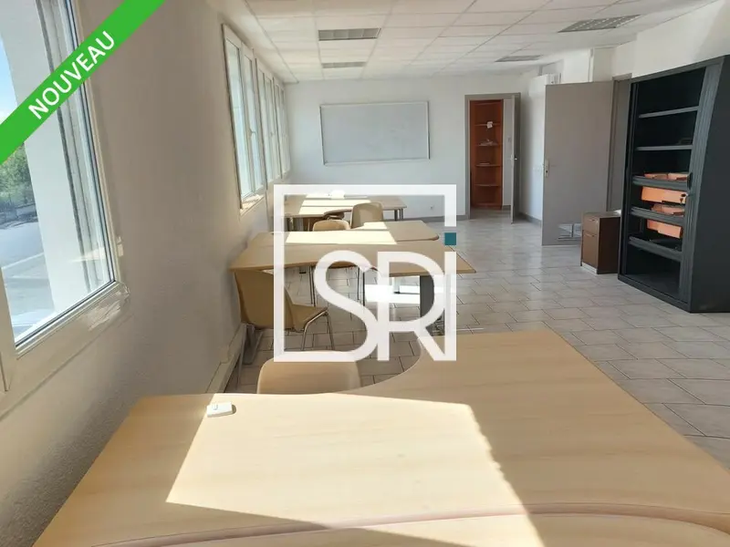 Bureau à louer - Cournon-D'Auvergne (63800) - 95 m² - 755 €/mois