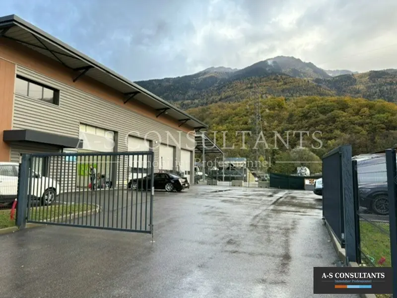 Entrepôt / Activité à louer - La Bâthie (73540) - 225 m² - 2 250 €/mois