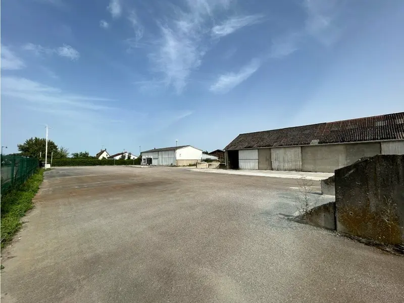 Local Commercial à louer - Bosc-Roger-Sur-Buchy (76750) - 800 m² - 2 500 €/mois