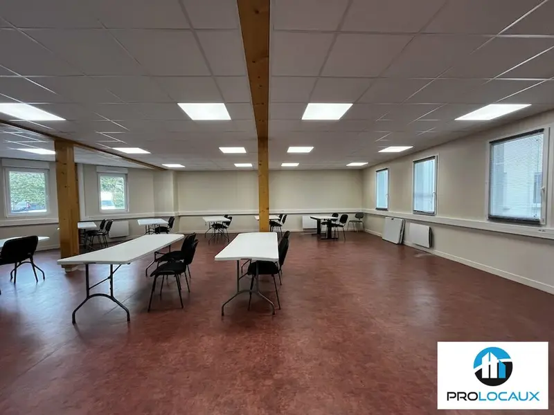 Bureau à louer - Creil (60100) - 114 m² - 1 258 €/mois