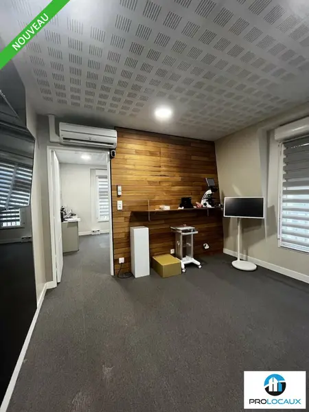 Bureau à vendre - Vineuil-Saint-Firmin (60500) - 52 m²