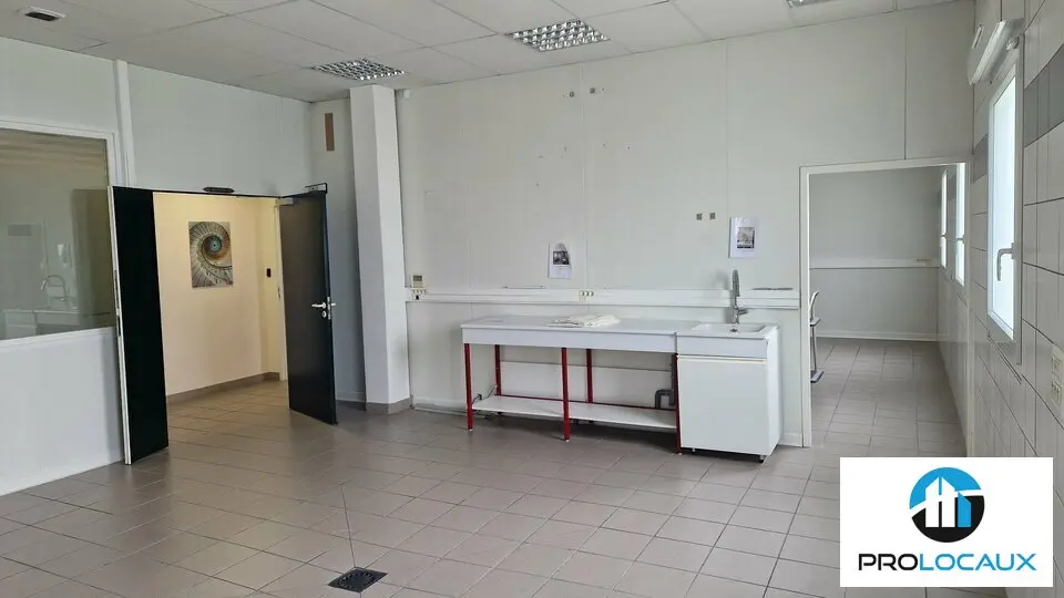 Entrepôt / Activité à louer - Archamps (74160) - 283 m² - 3 008 €/mois
