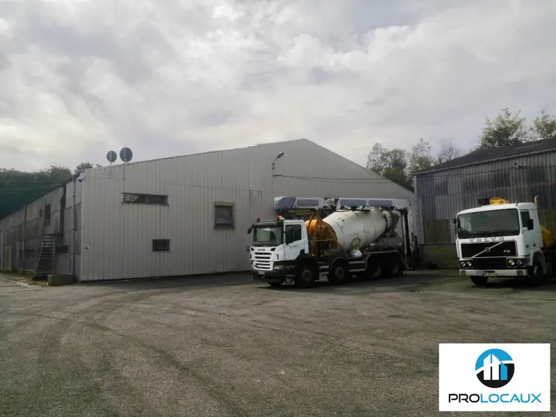 Entrepôt / Activité à louer - Grand-Couronne (76530) - 2200 m² - 4 500 €/mois