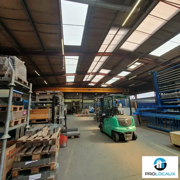 Entrepôt / Activité à vendre - Voiron (38500) - 1840 m²