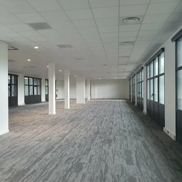 Bureau à louer - Alixan (26300) - 1006 m² - 13 838 €/mois