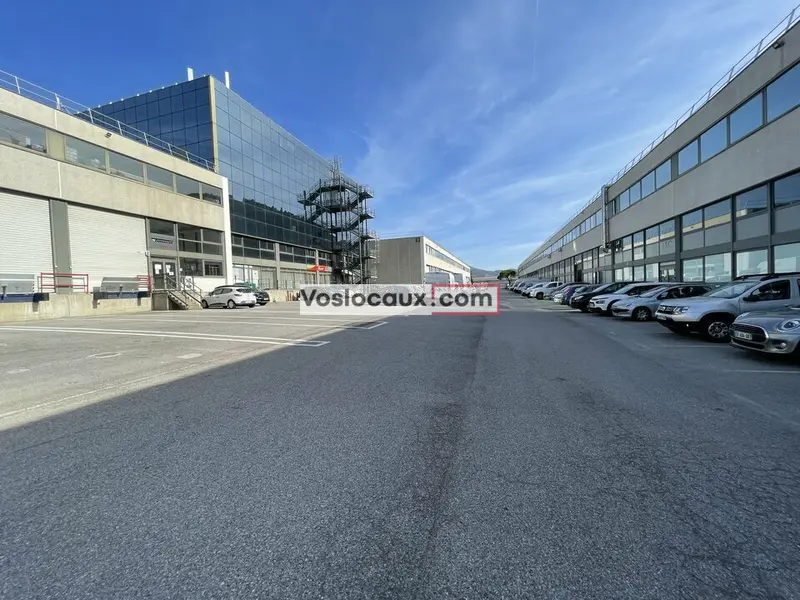 Bureau à louer - Carros (06510) - 114 m² - 1 141 €/mois
