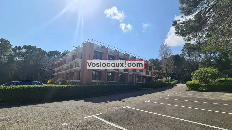Bureau à louer - Valbonne (06560) - 83 m² - 1 043 €/mois