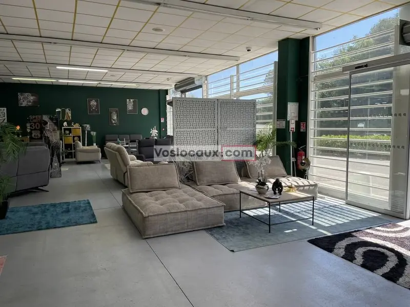 Local Commercial à louer - Vallauris (06220) - 480 m² - 8 880 €/mois