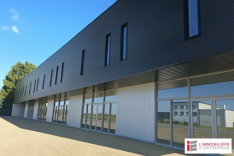 Local Commercial à louer - La Mézière (35520) - 340 m² - 2 833 €/mois
