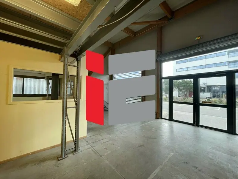 Local Commercial à louer - Lorient (56100) - 300 m² - 4 250 €/mois
