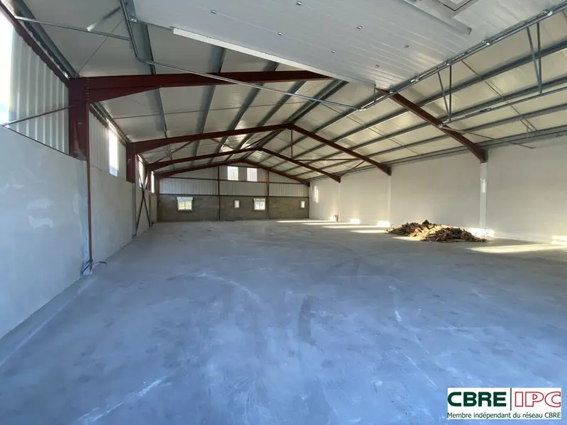 Entrepôt / Activité à louer - Guiche (64520) - 420 m² - 2 500 €/mois