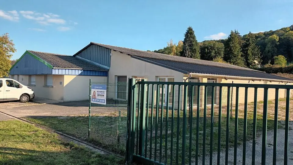 Entrepôt / Activité à vendre - Saint-Aubin-Sur-Gaillon (27600) - 790 m²
