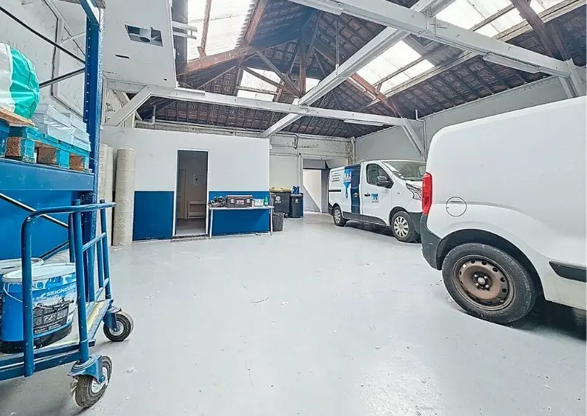 Entrepôt / Activité à vendre - Elbeuf (76500) - 220 m²