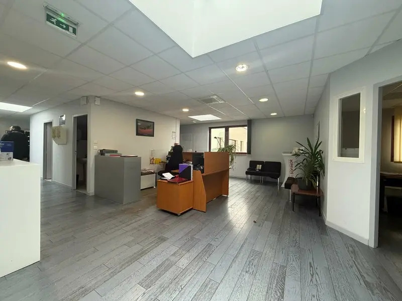 Bureau à louer - Évreux (27000) - 148 m² - 1 603 €/mois