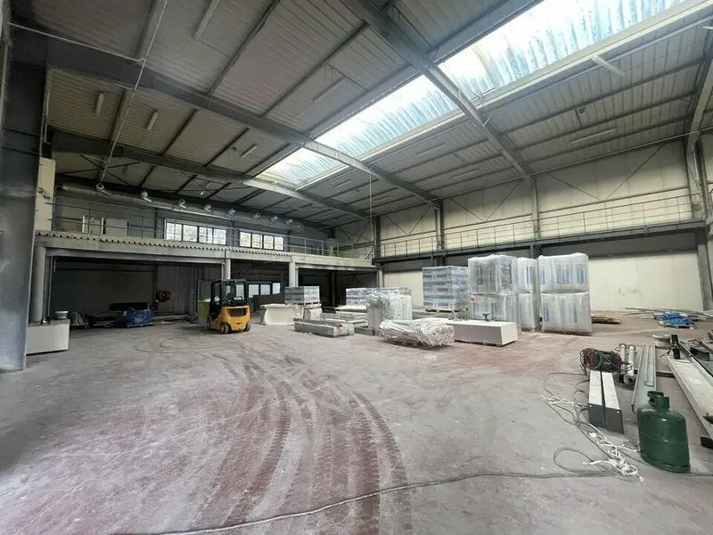 Entrepôt / Activité à louer - Cormelles-Le-Royal (14123) - 935 m² - 3 500 €/mois