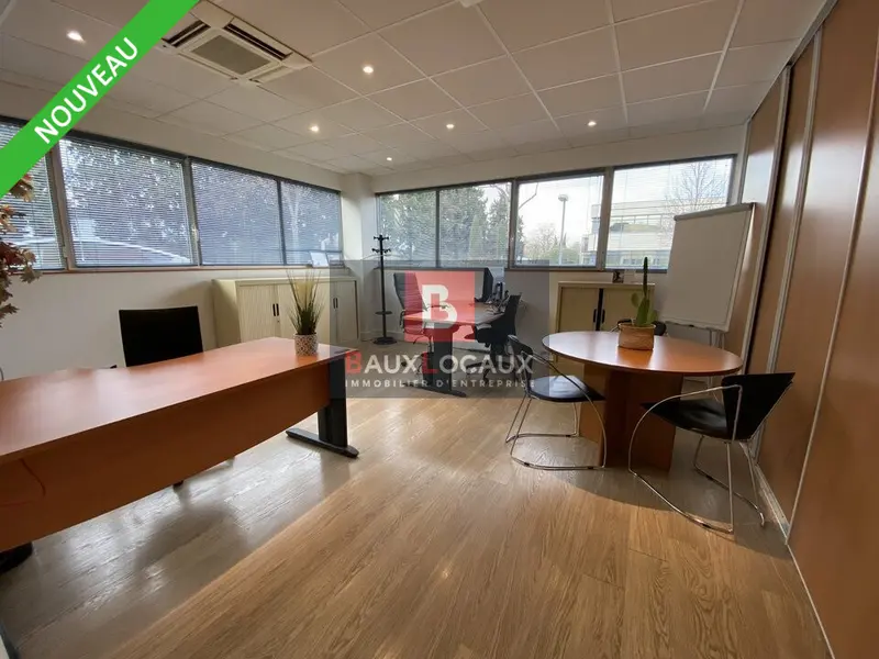 Bureau à louer - Avignon (84000) - 135 m² - 2 000 €/mois