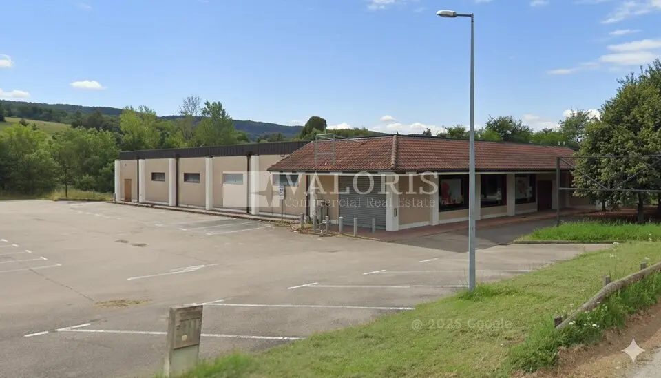 Local Commercial à louer - Saint-Amour (39160) - 777 m² - 5 833 €/mois