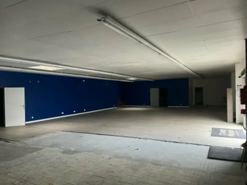 Local Commercial à louer - Yainville (76480) - 300 m² - 1 500 €/mois