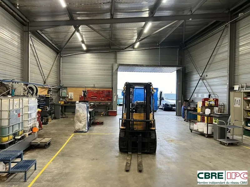 Entrepôt / Activité à louer - Saint-Martin-De-Seignanx (40390) - 950 m² - 8 5...