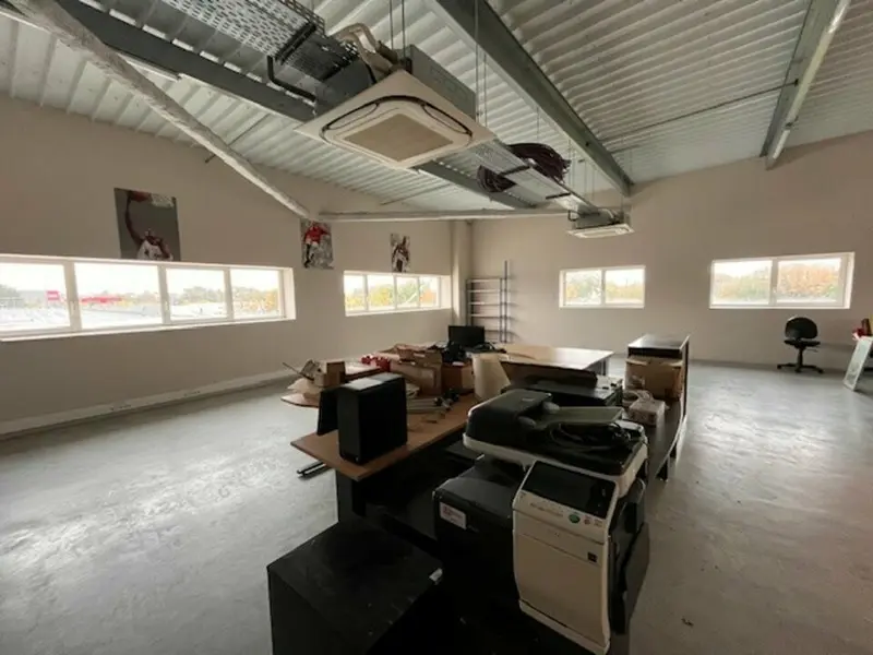 Bureau à louer - Vannes (56000) - 217 m² - 2 916 €/mois