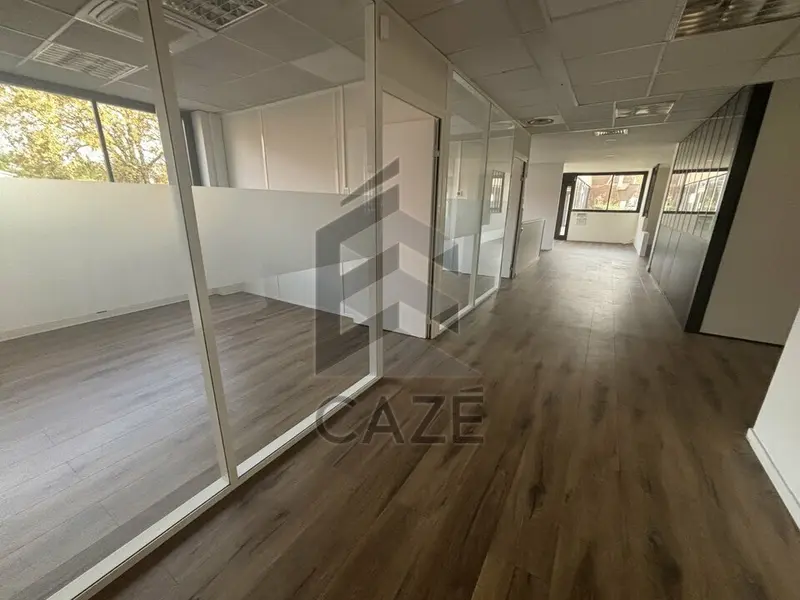 Bureau à louer - Mérignac (33700) - 553 m² - 6 221 €/mois