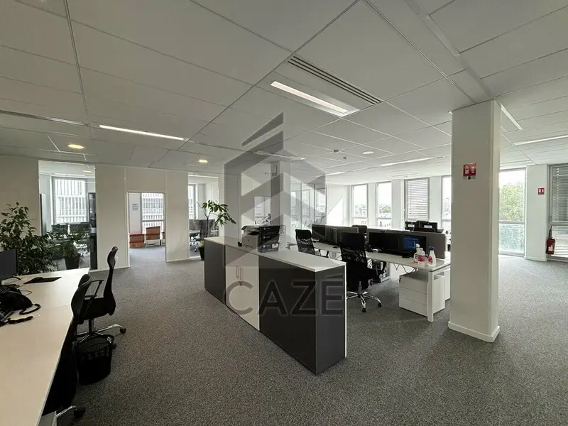 Bureau à vendre - Bordeaux (33300) - 296 m²
