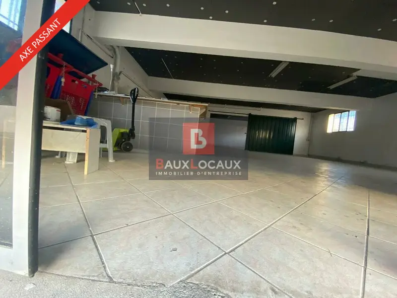 LOCATION local commercial de 234m2 Marignane