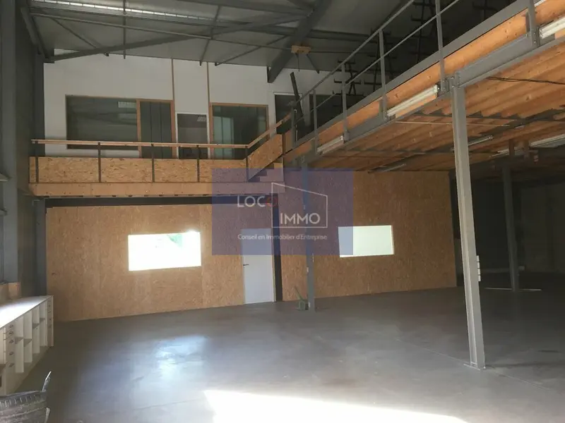 Entrepôt / Activité à vendre - Beychac-Et-Caillau (33750) - 564 m²