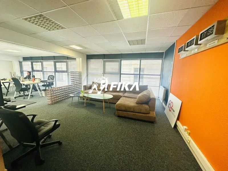 Bureau à louer - Bordeaux (33300) - 116 m² - 2 041 €/mois