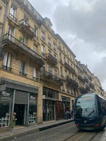 Bureau à louer - Bordeaux (33000) - 75 m² - 1 687 €/mois