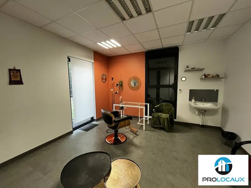 Entrepôt / Activité à louer - Coye-La-Forêt (60580) - 20 m² - 716 €/mois