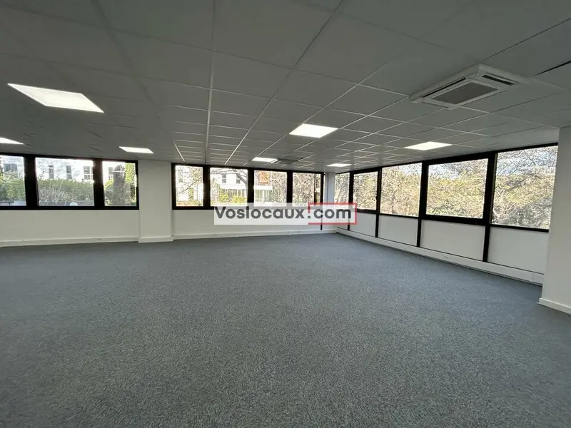 Bureau à louer - Valbonne (06560) - 175 m² - 2 479 €/mois