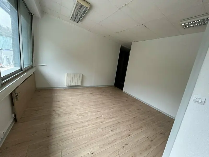 Bureau à louer - Saint-Sorlin-De-Vienne (38200) - 213 m² - 910 €/mois