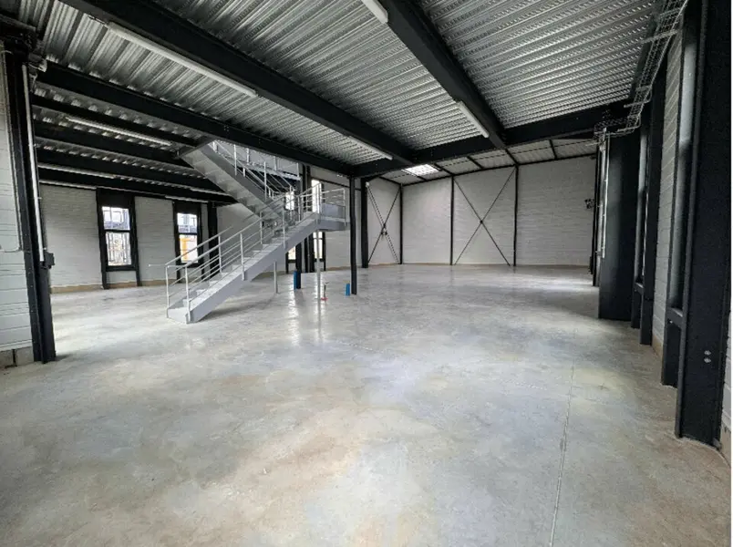 Entrepôt / Activité à vendre - Bailly-Romainvilliers (77700) - 935 m²