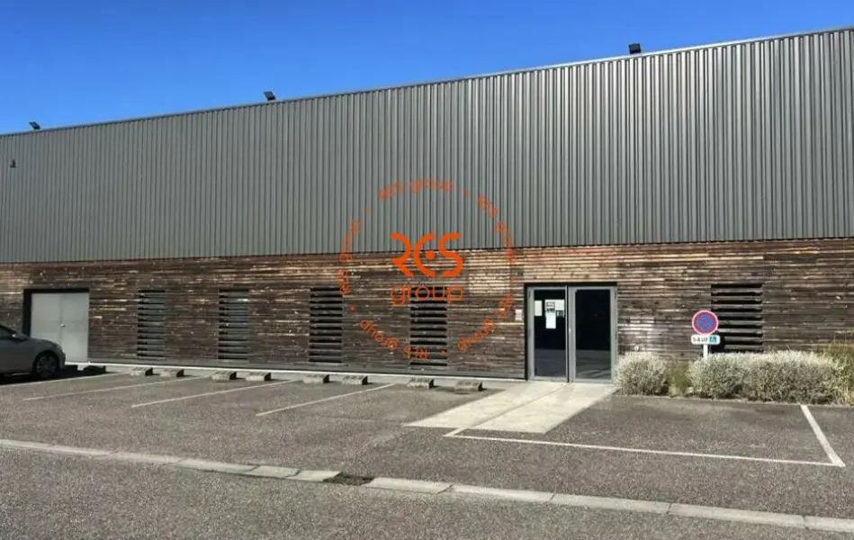 Local Commercial à louer - Mérignac (33700) - 900 m² - 6 750 €/mois
