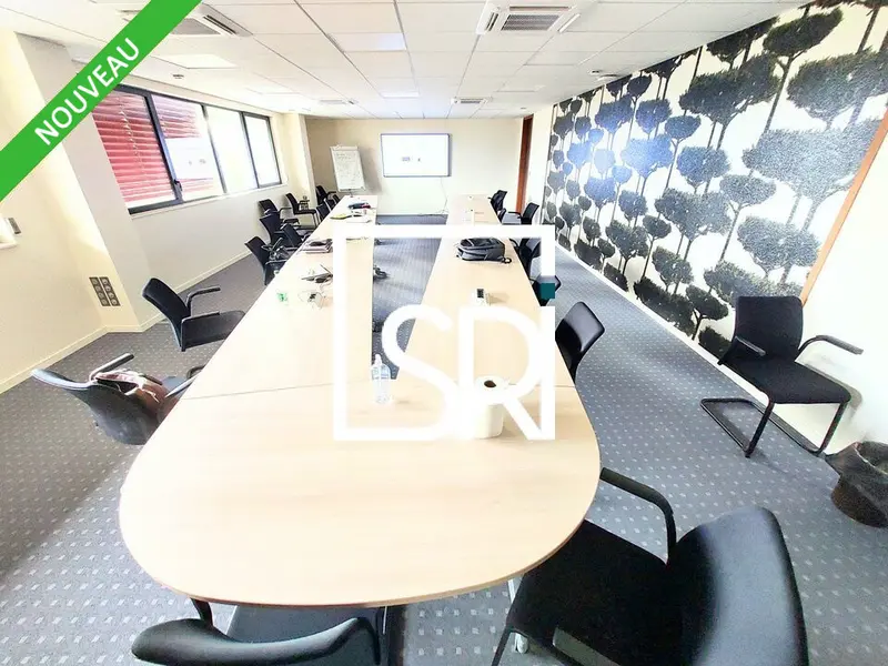 Bureau à louer - Cournon-D'Auvergne (63800) - 231 m² - 2 695 €/mois