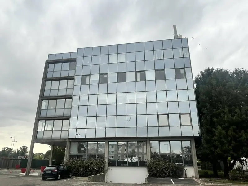 Bureau à louer - Bordeaux (33300) - 1276 m² - 11 696 €/mois
