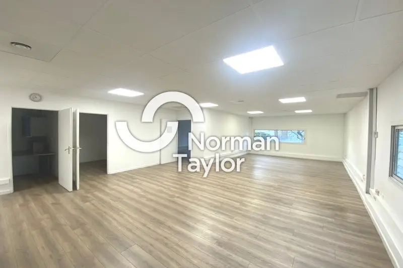 Bureau à louer - Montpellier (34080) - 114 m² - 1 425 €/mois