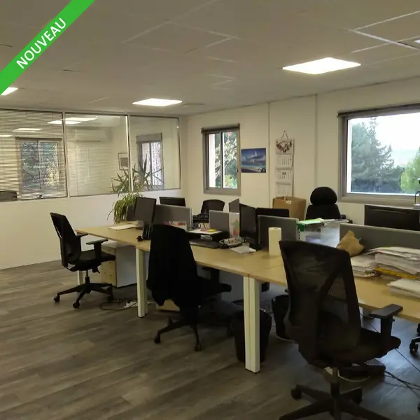 Bureau à louer - Vitrolles (13127) - 101 m² - 1 220 €/mois
